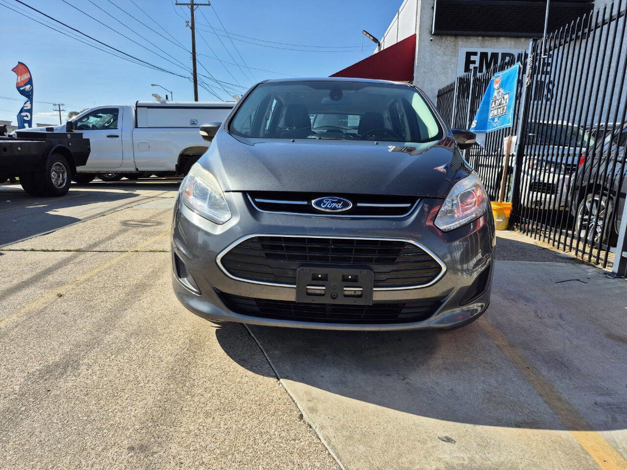 Used 2017 Ford C-MAX SE image 2