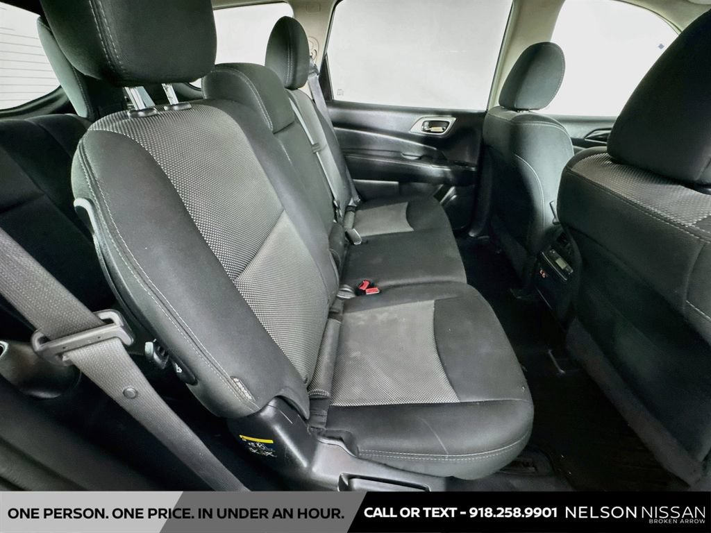 Used 2019 Nissan Pathfinder SV AWD/4WD image 25