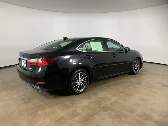 Used 2016 Lexus ES 350 w/ Luxury Package w/Wood Trim image 8