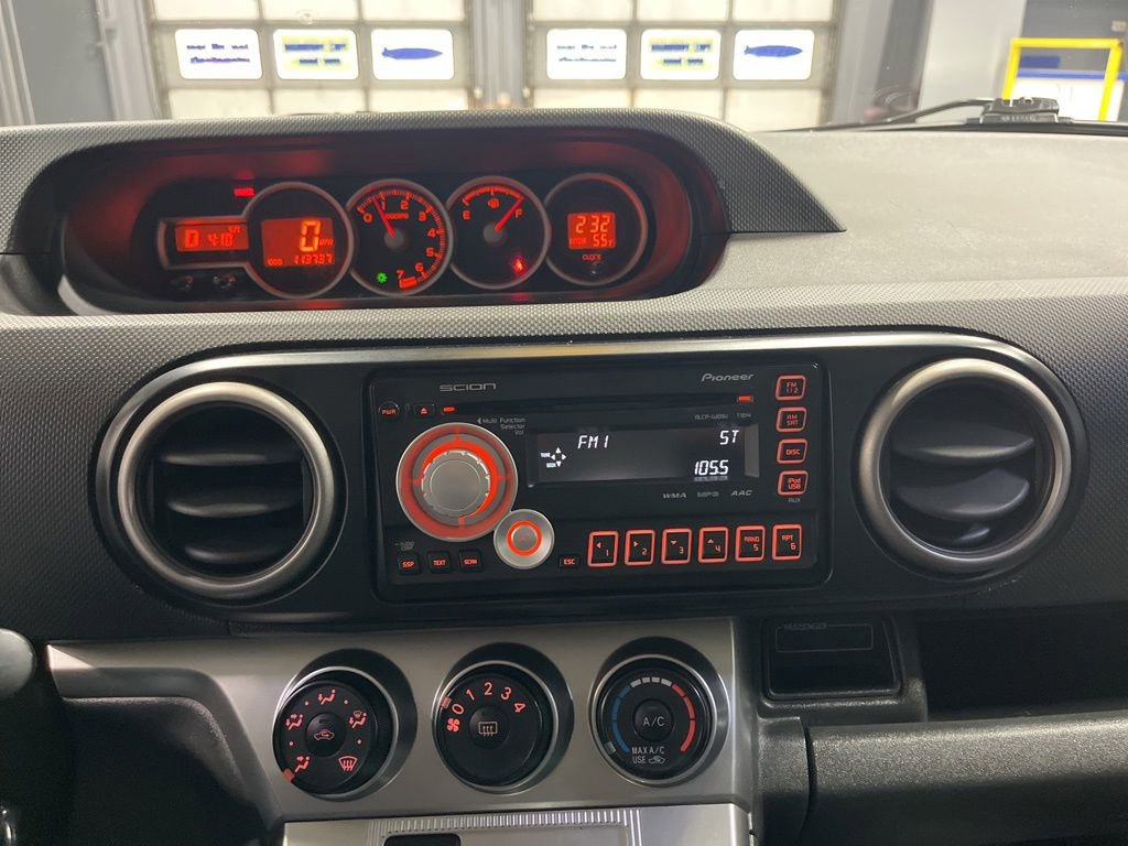 Used 2011 Scion xB FWD image 22
