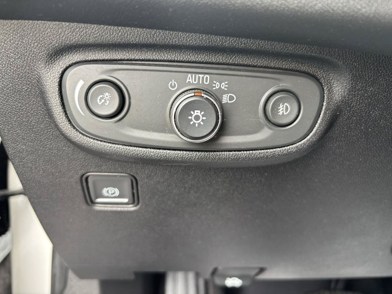 Used 2019 GMC Terrain SLT w/ Preferred Package AWD/4WD image 16