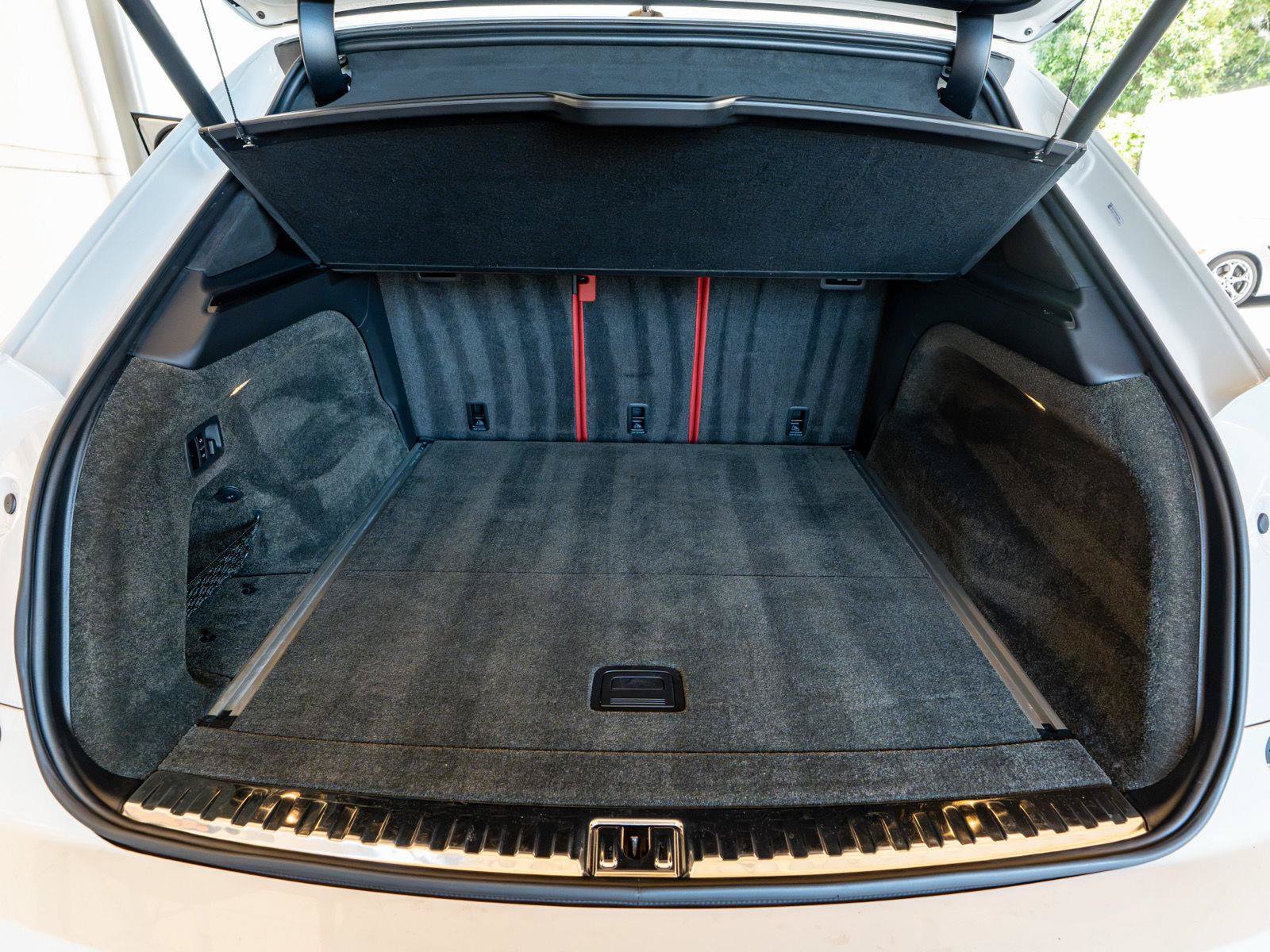 Used 2023 Bentley Bentayga AWD/4WD image 34