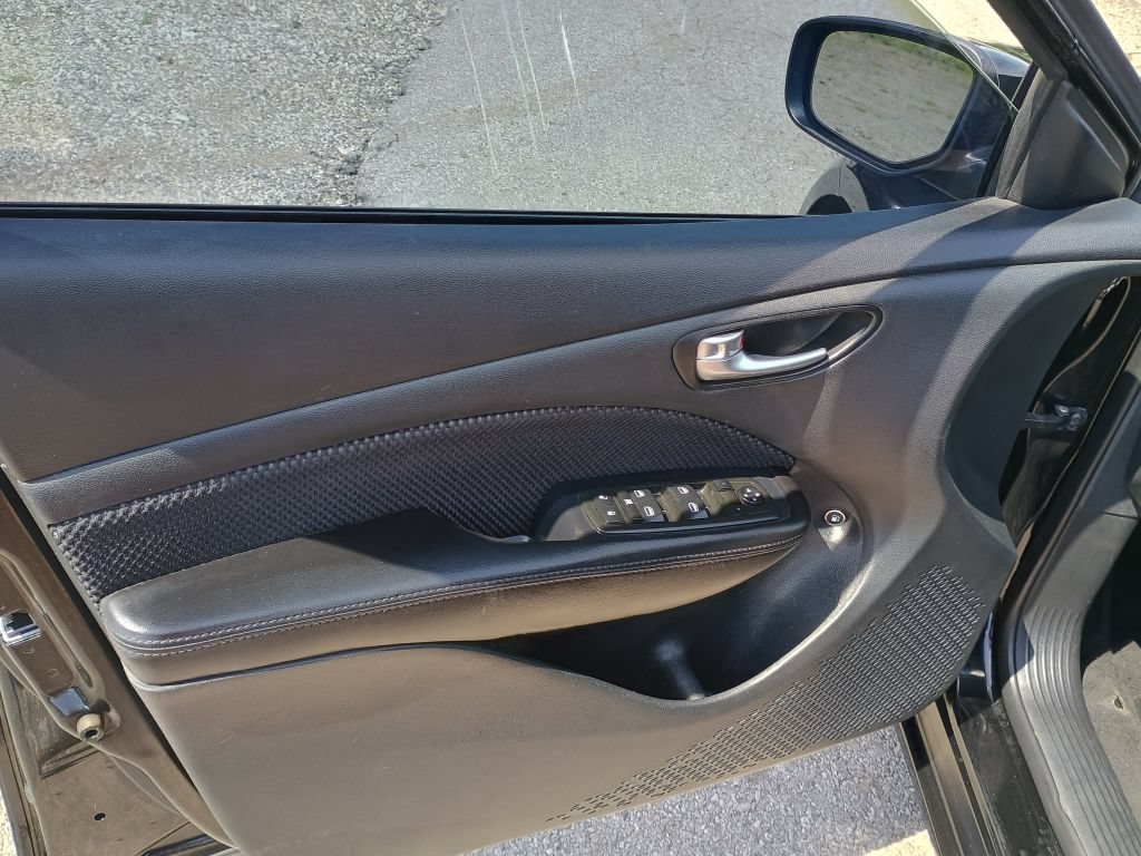 Used 2014 Dodge Dart SXT FWD image 6