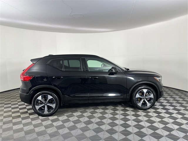 Used 2025 Volvo XC40 B5 Plus w/ Climate Package image 11