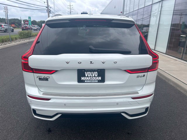 Used 2023 Volvo XC60 B6 Ultimate w/ Climate Package AWD/4WD image 4