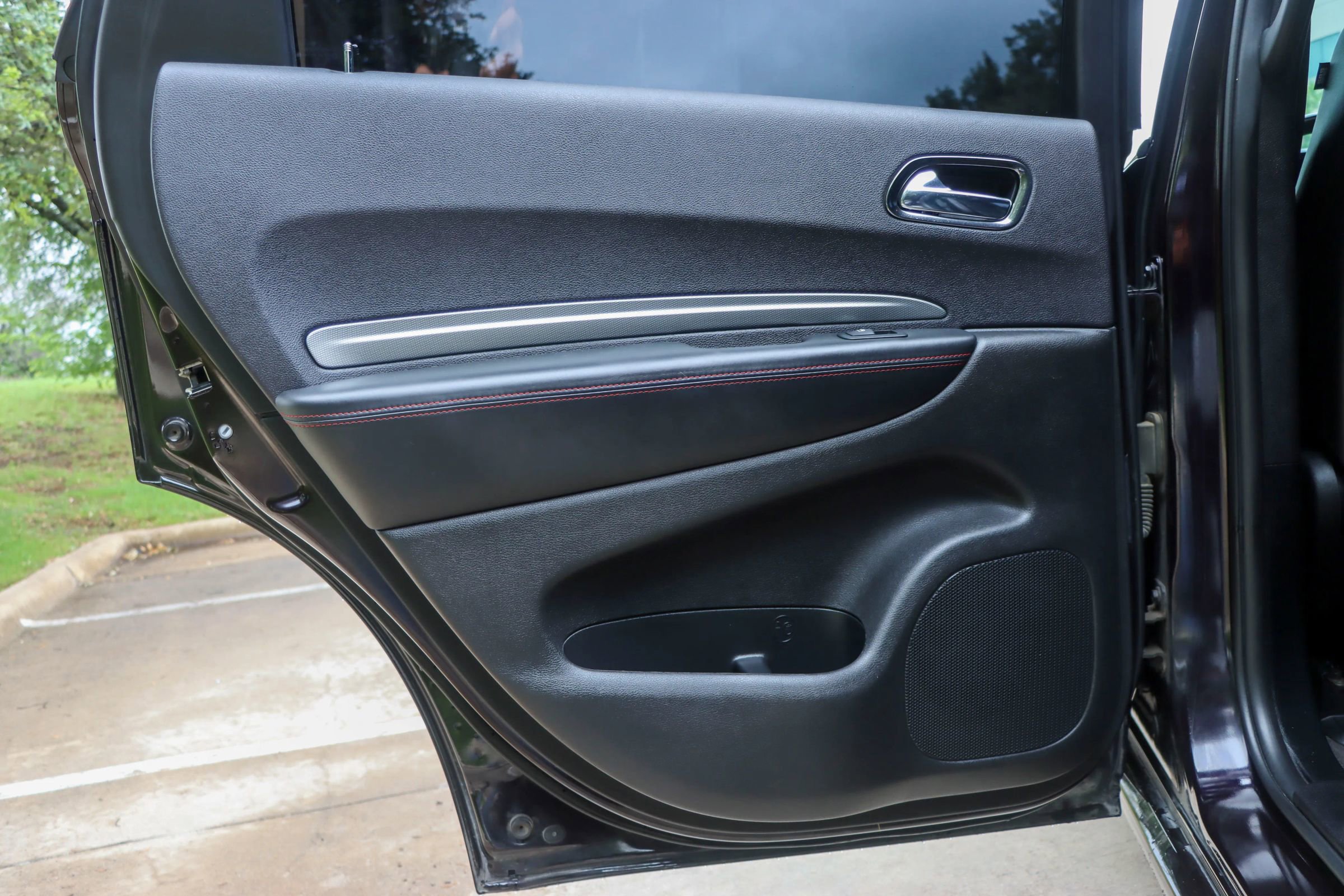 Used 2018 Dodge Durango R/T w/ Technology Group AWD/4WD image 12
