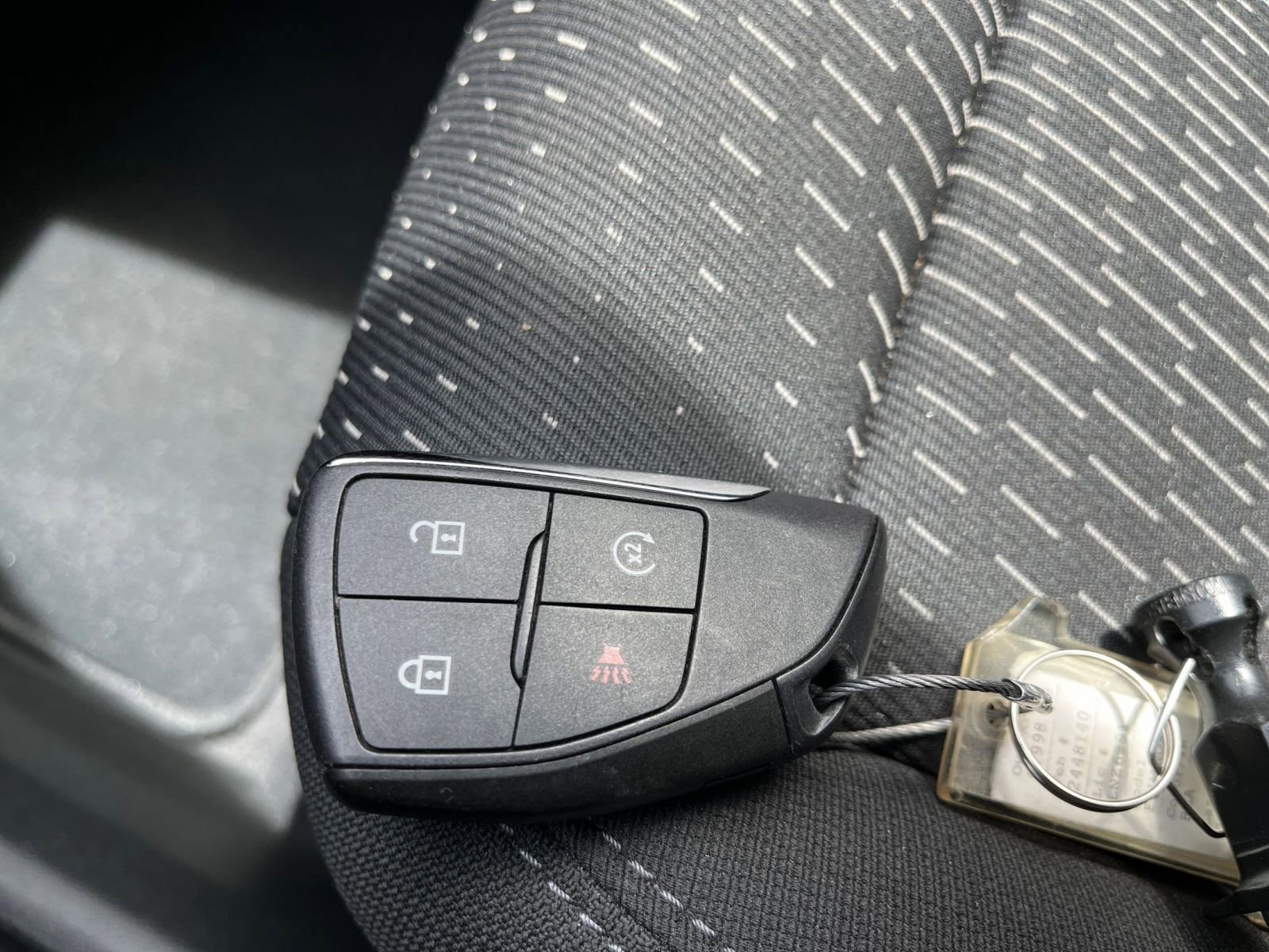 Used 2025 Chevrolet Equinox LT FWD image 24