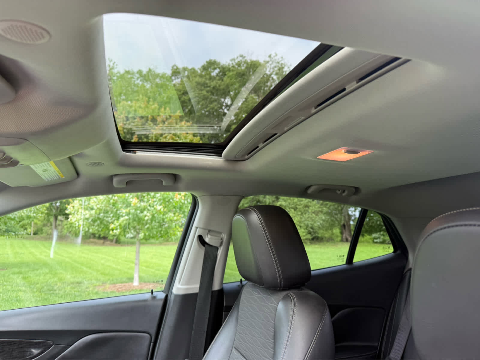 Used 2015 Buick Encore Convenience FWD image 10