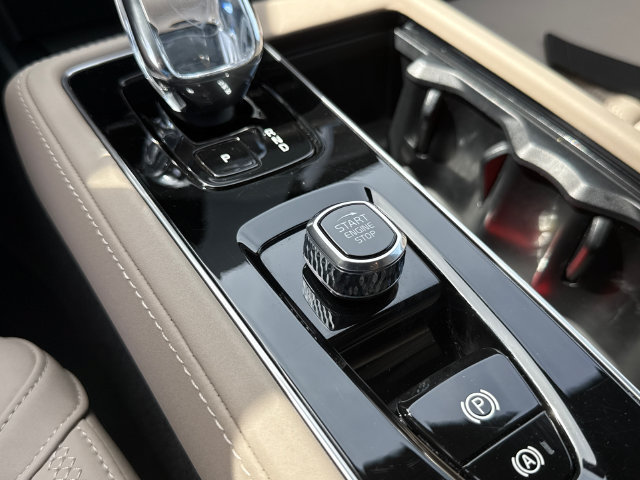 Certified 2026 Volvo XC90 B6 Plus AWD/4WD image 19