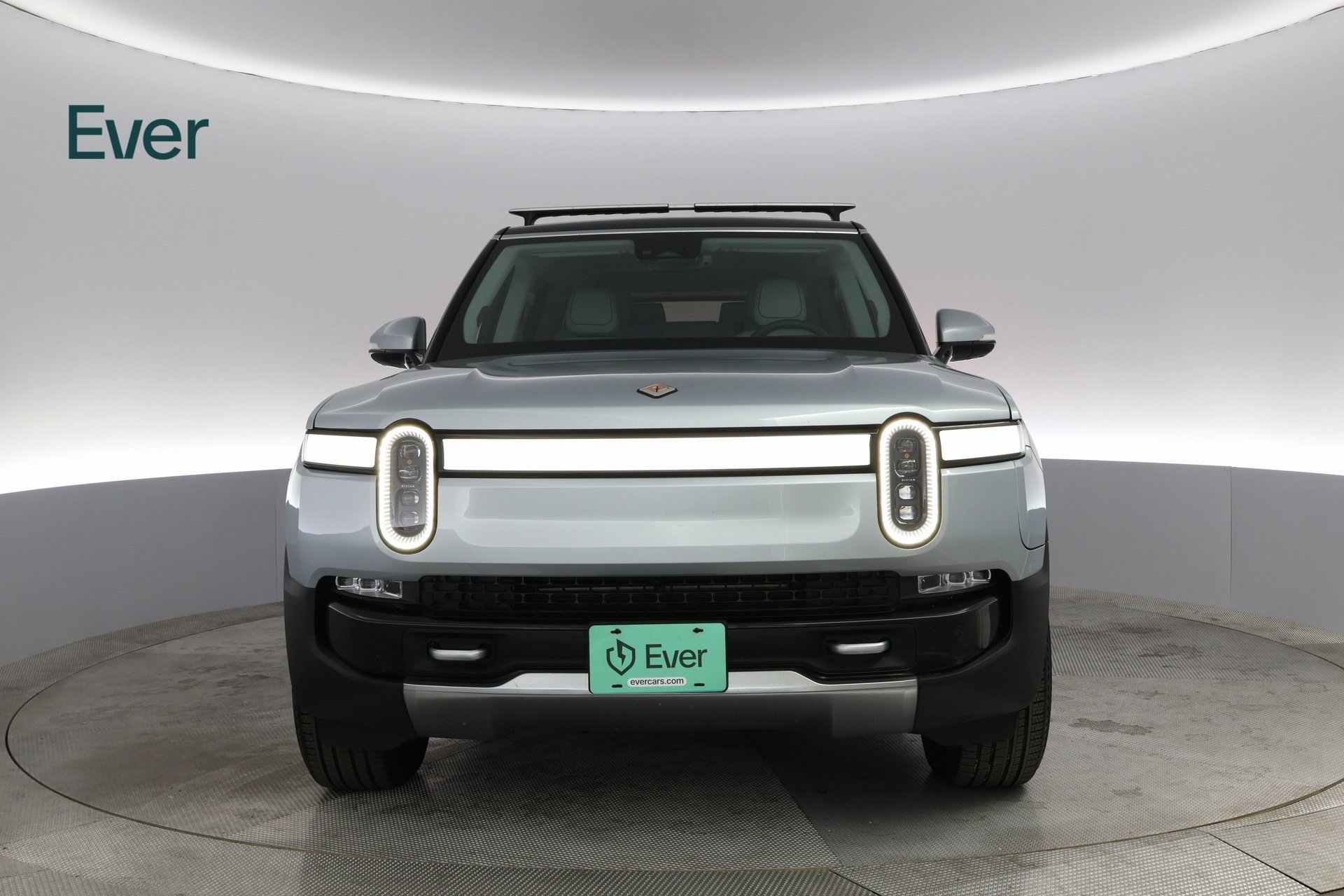 Used 2024 Rivian R1S Adventure image 3