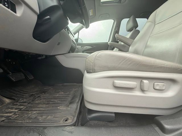 Used 2017 Honda Pilot Touring image 12