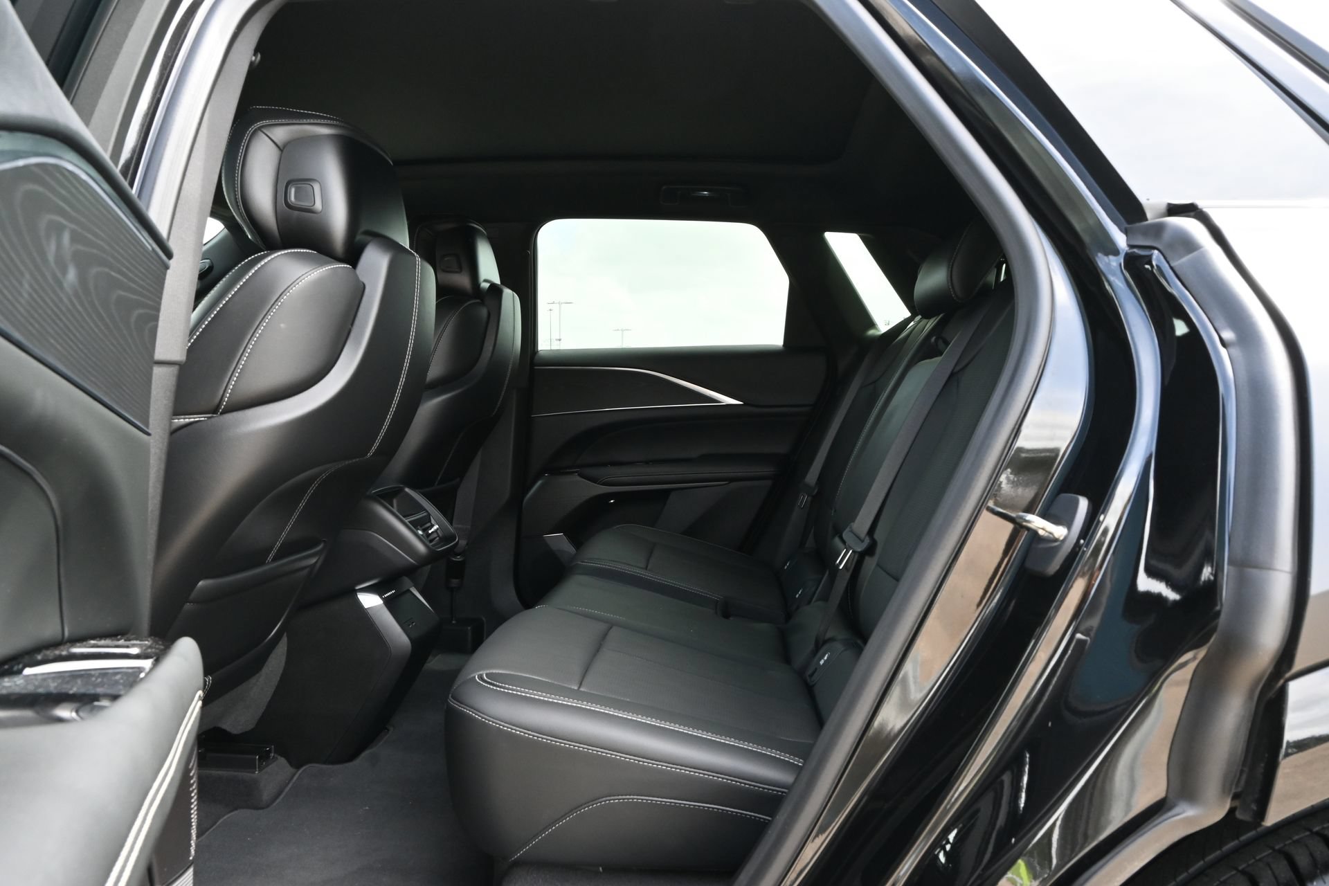 Certified 2024 Cadillac Lyriq Luxury RWD image 19