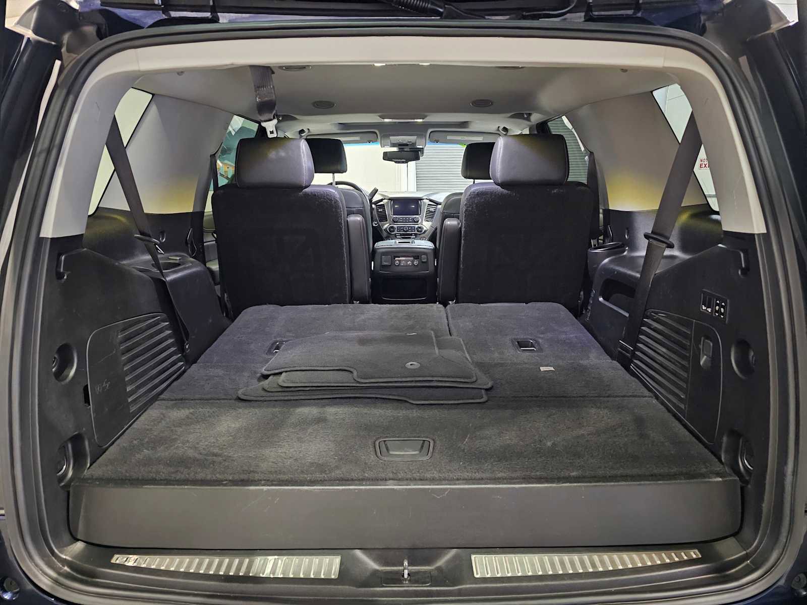 Used 2019 Chevrolet Tahoe LT w/ Luxury Package AWD/4WD image 16