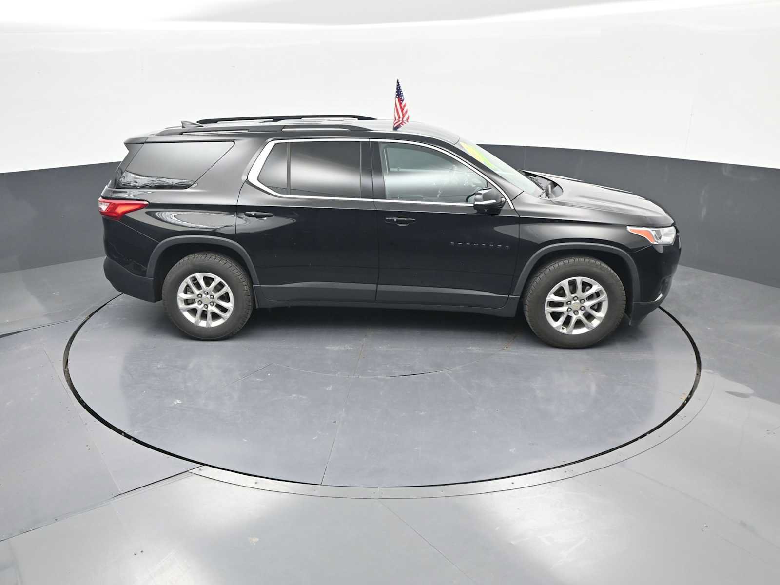 Used 2020 Chevrolet Traverse LT w/ LPO, Blackout Package AWD/4WD image 35