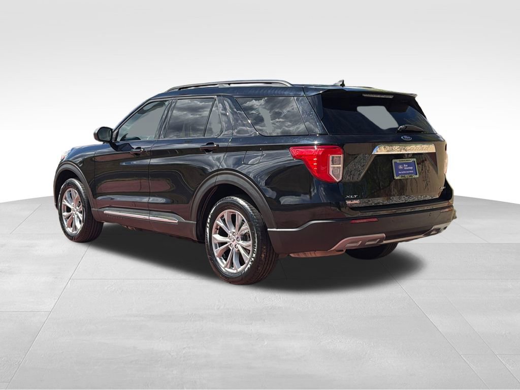 Certified 2022 Ford Explorer XLT w/ Equipment Group 202A AWD/4WD image 5