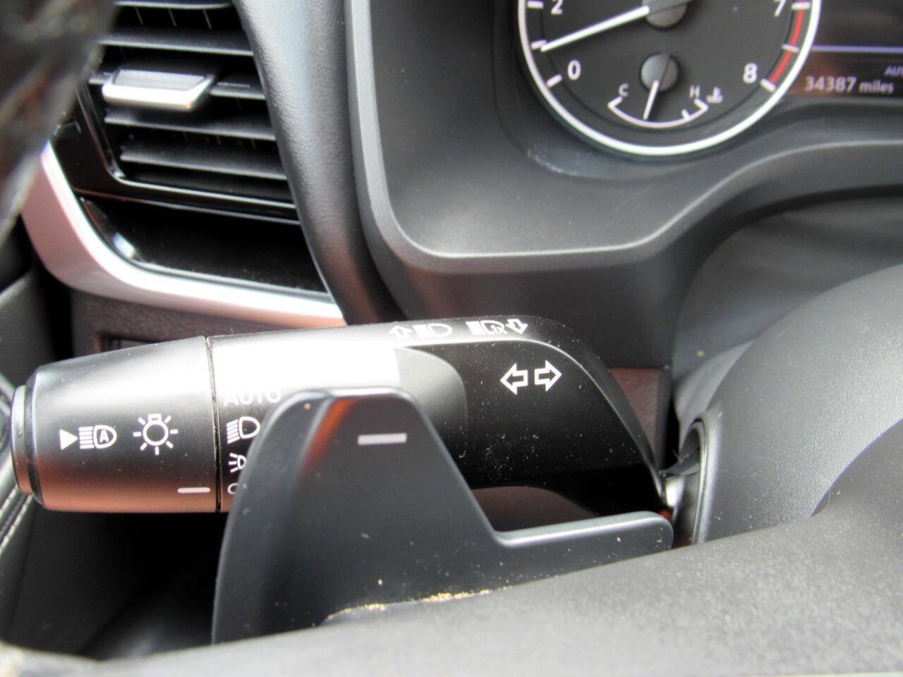 Used 2023 Nissan Rogue SL AWD/4WD image 22