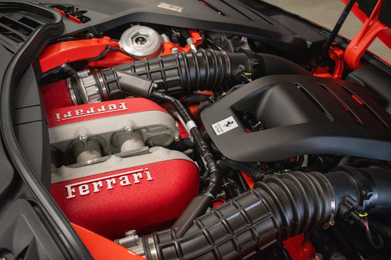 Used 2025 Ferrari Purosangue AWD/4WD image 38