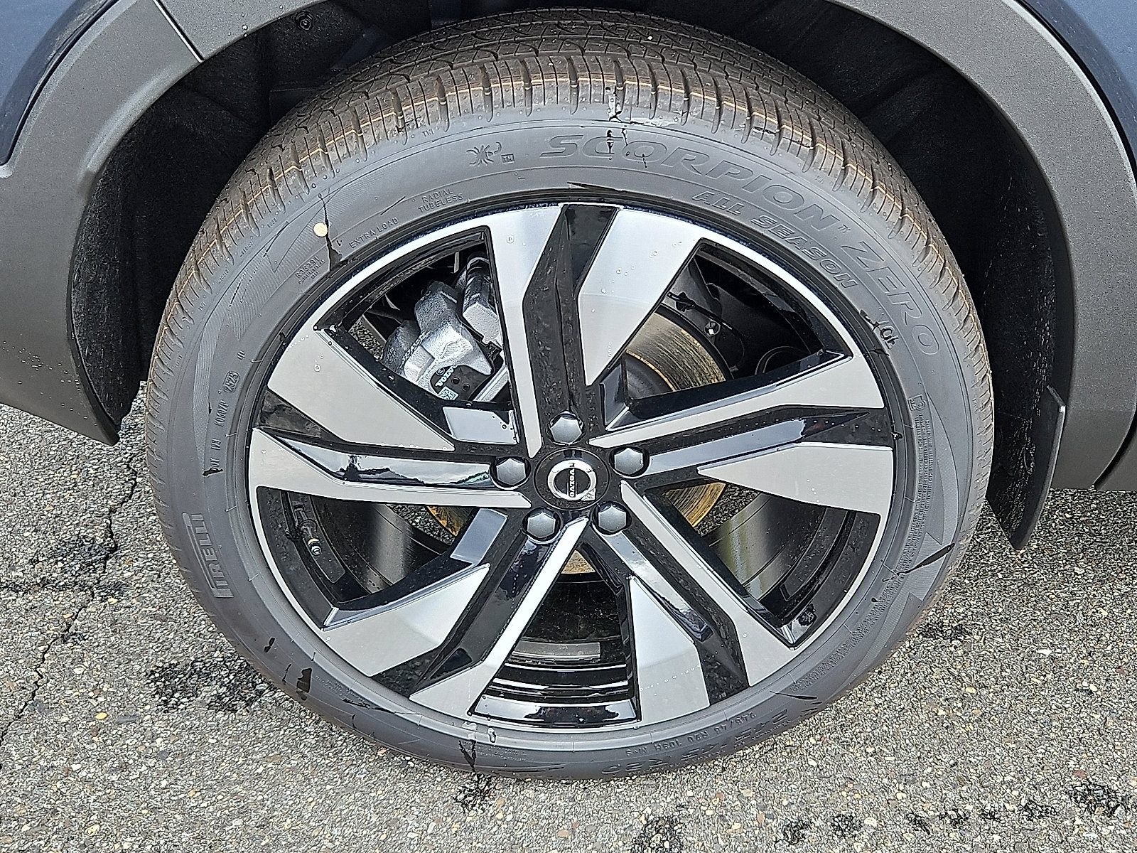 New 2026 Volvo XC40 B5 Ultra w/ Protection Package Premier AWD/4WD image 7