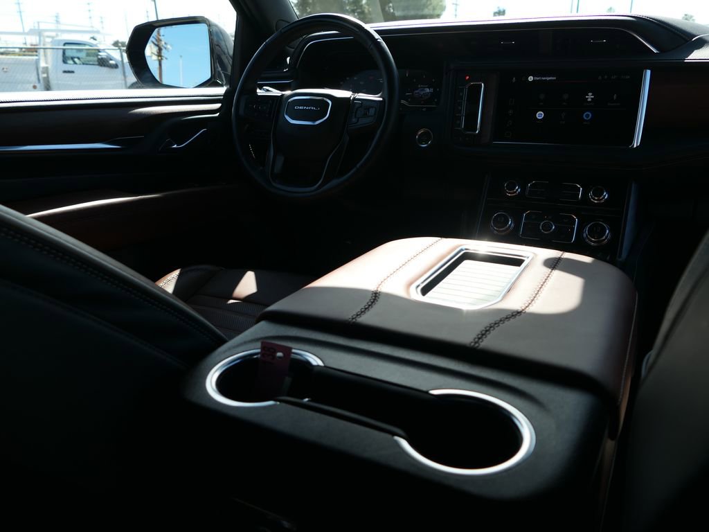 Used 2023 GMC Yukon Denali Ultimate image 24