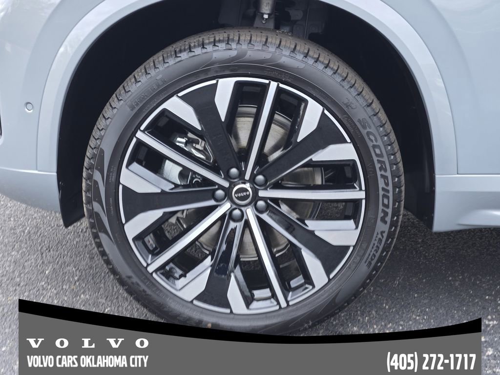 Used 2026 Volvo XC90 B6 Ultra image 11