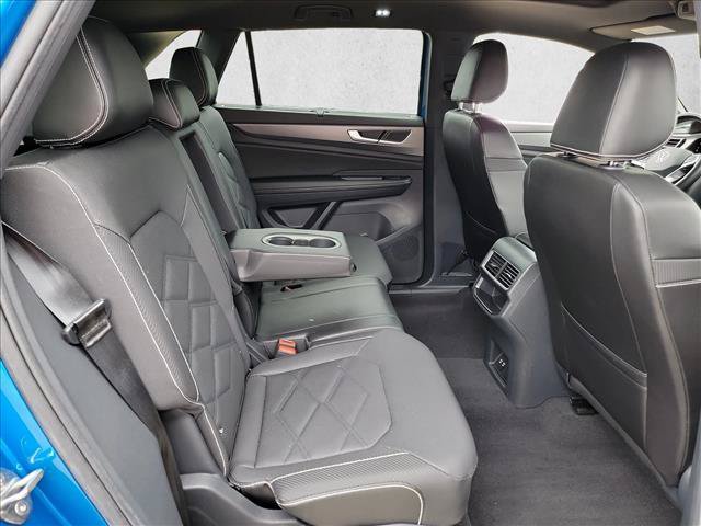 Used 2024 Volkswagen Atlas Cross Sport SE w/ Panoramic Sunroof Package FWD image 13