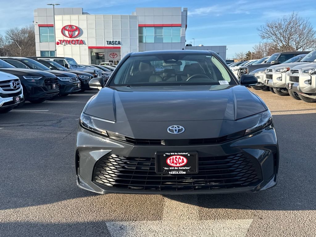 Used 2025 Toyota Camry LE image 2