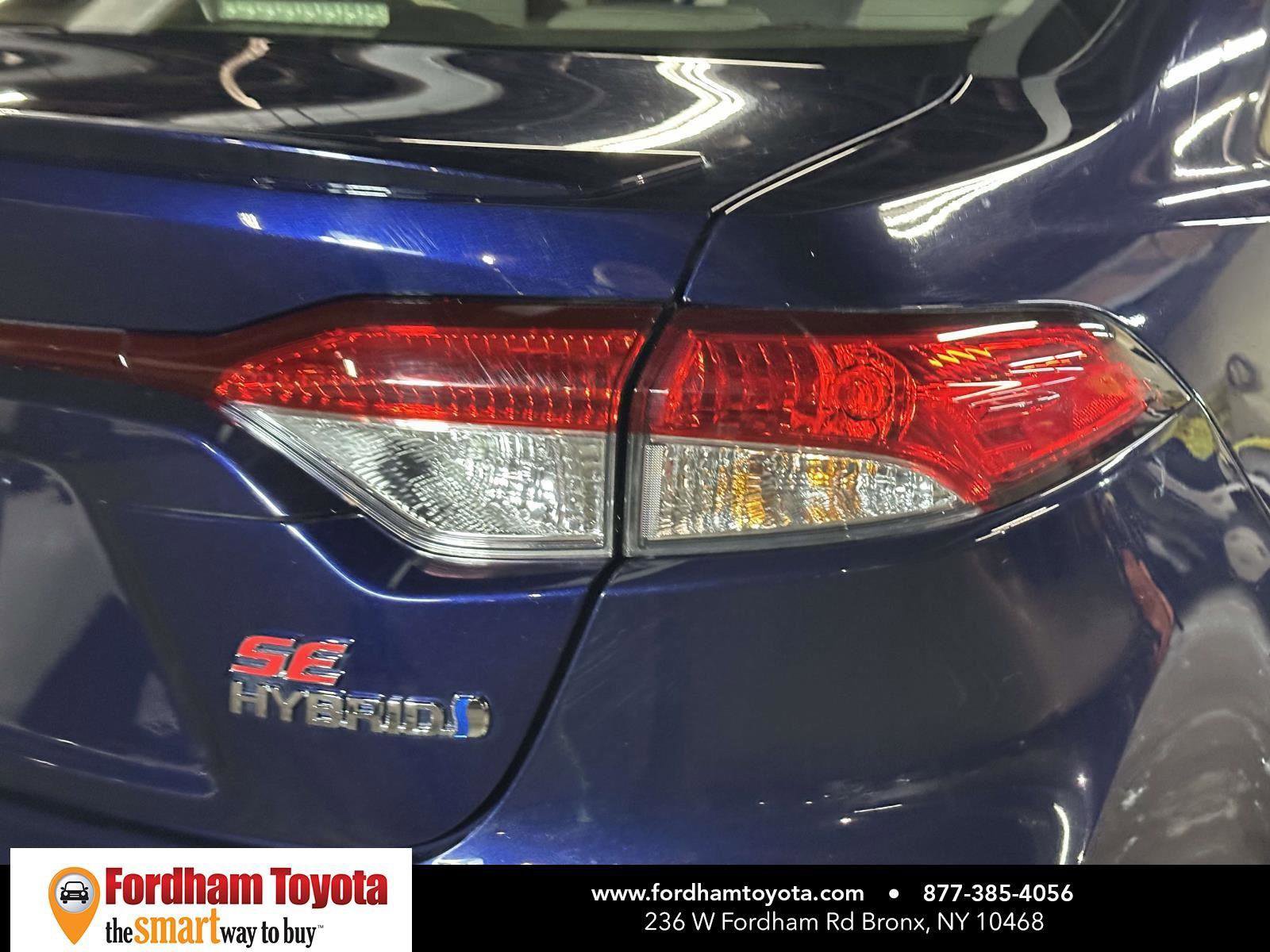 Used 2023 Toyota Corolla SE AWD/4WD image 9