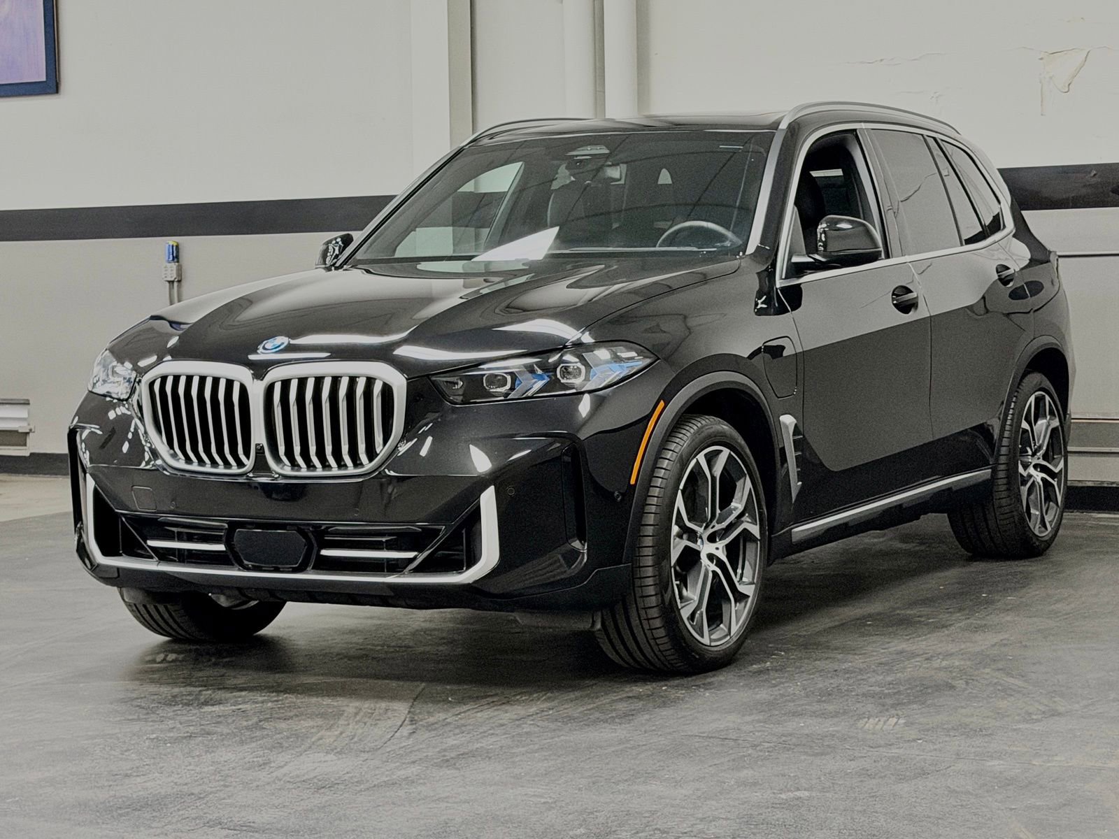 Used 2026 BMW X5 xDrive50e AWD/4WD image 7
