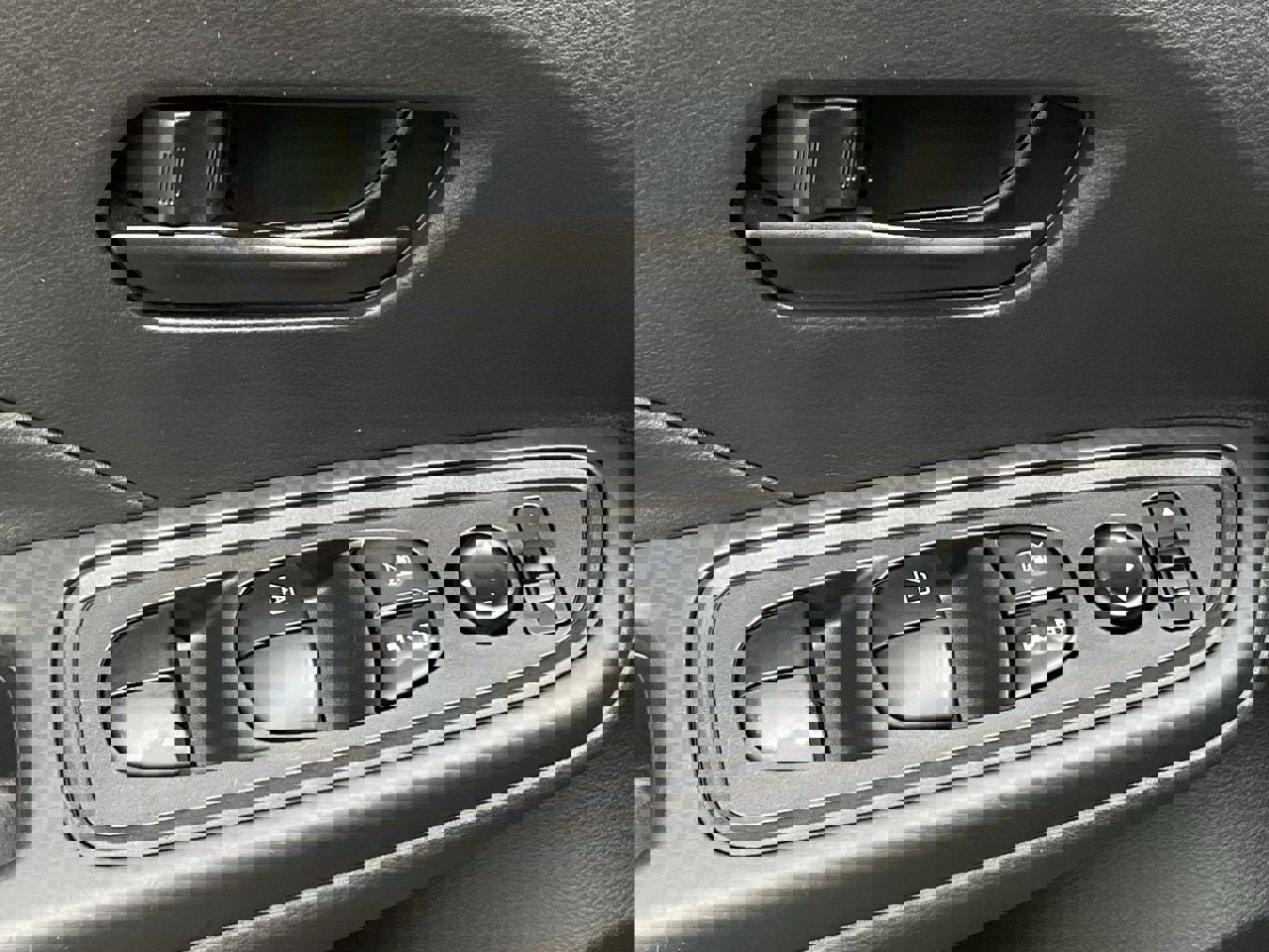 Used 2025 Nissan Versa S w/ Trunk Package image 12