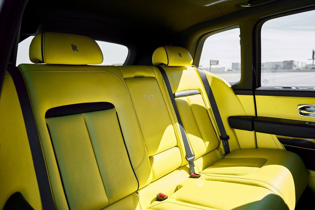 Used 2022 Rolls-Royce Cullinan Black Badge w/ Dark Exterior Package image 51