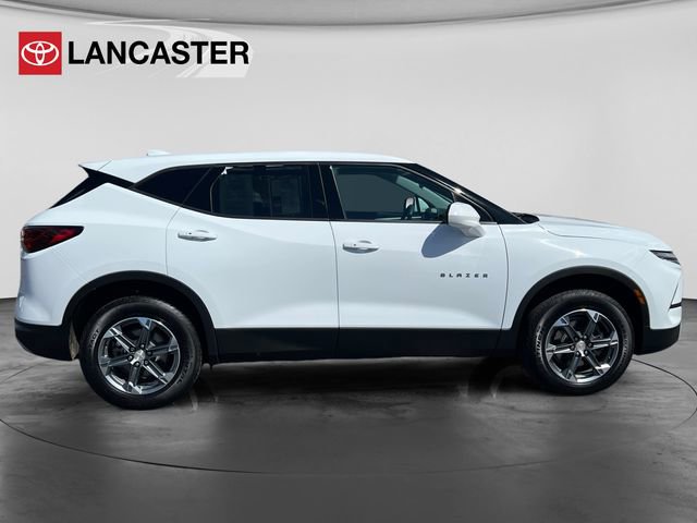 Used 2025 Chevrolet Blazer LT FWD image 8