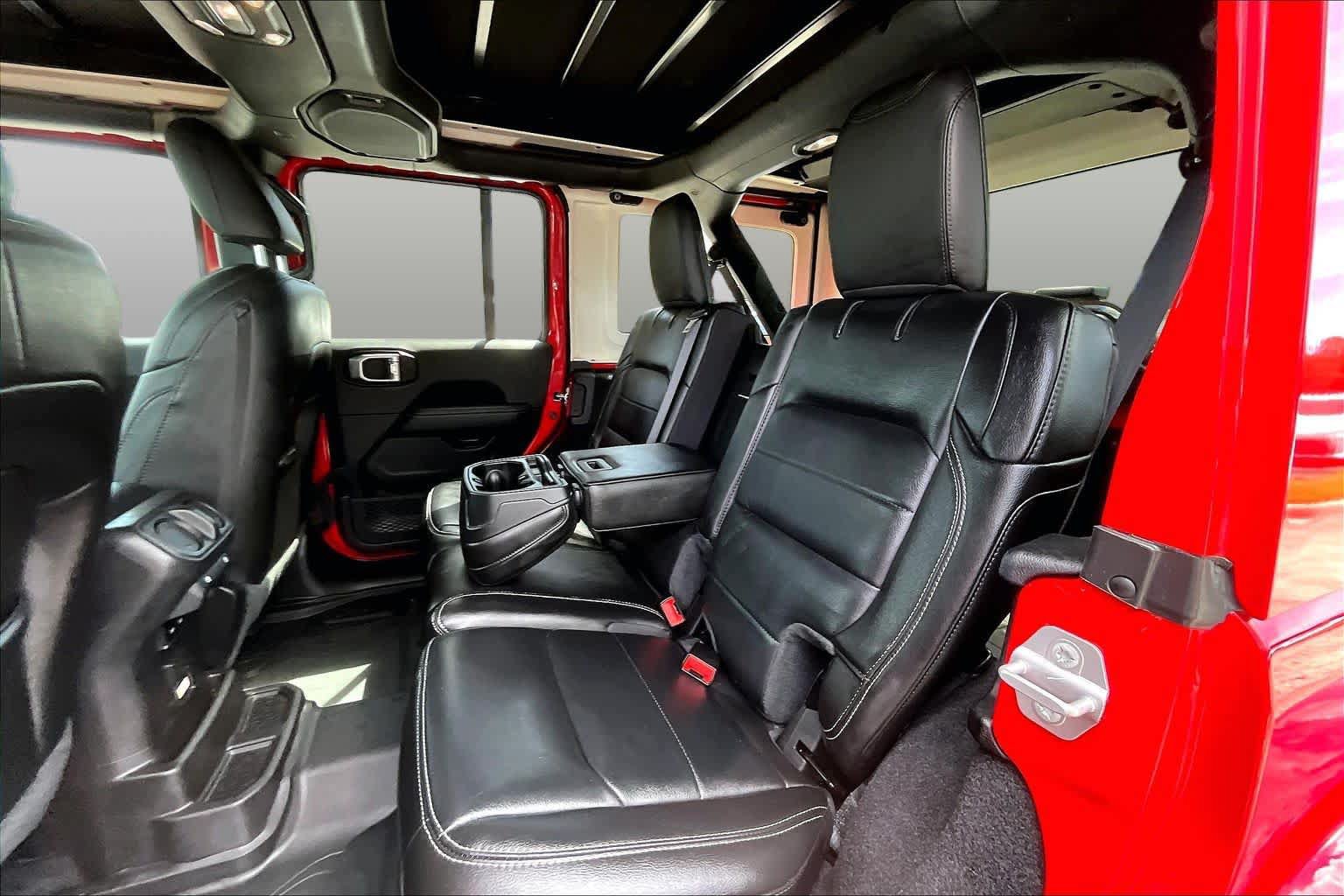 Used 2021 Jeep Wrangler Unlimited Sahara AWD/4WD image 20