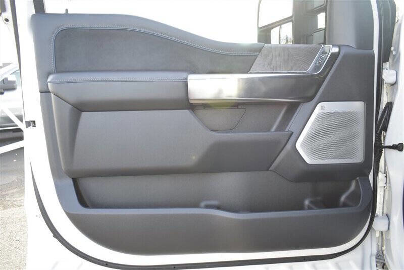 Used 2025 Ford F350 Platinum w/ FX4 Off-Road Package image 12