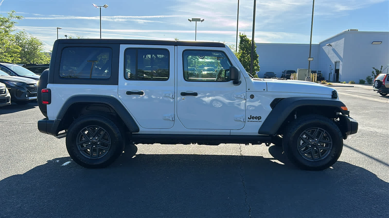 Used 2025 Jeep Wrangler Unlimited Sport AWD/4WD image 4