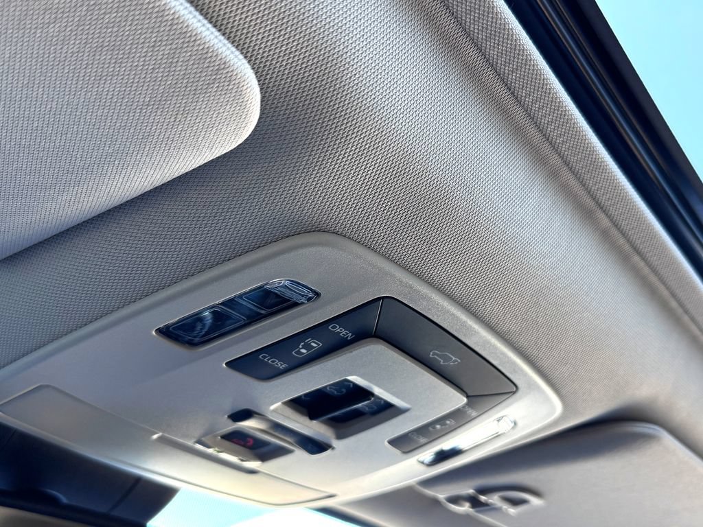 Used 2021 Toyota Sienna XLE AWD/4WD image 26