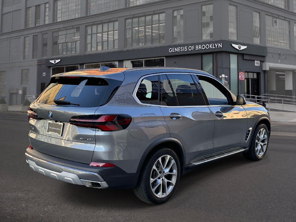 Used 2024 BMW X5 xDrive40i w/ Premium Package AWD/4WD image 5