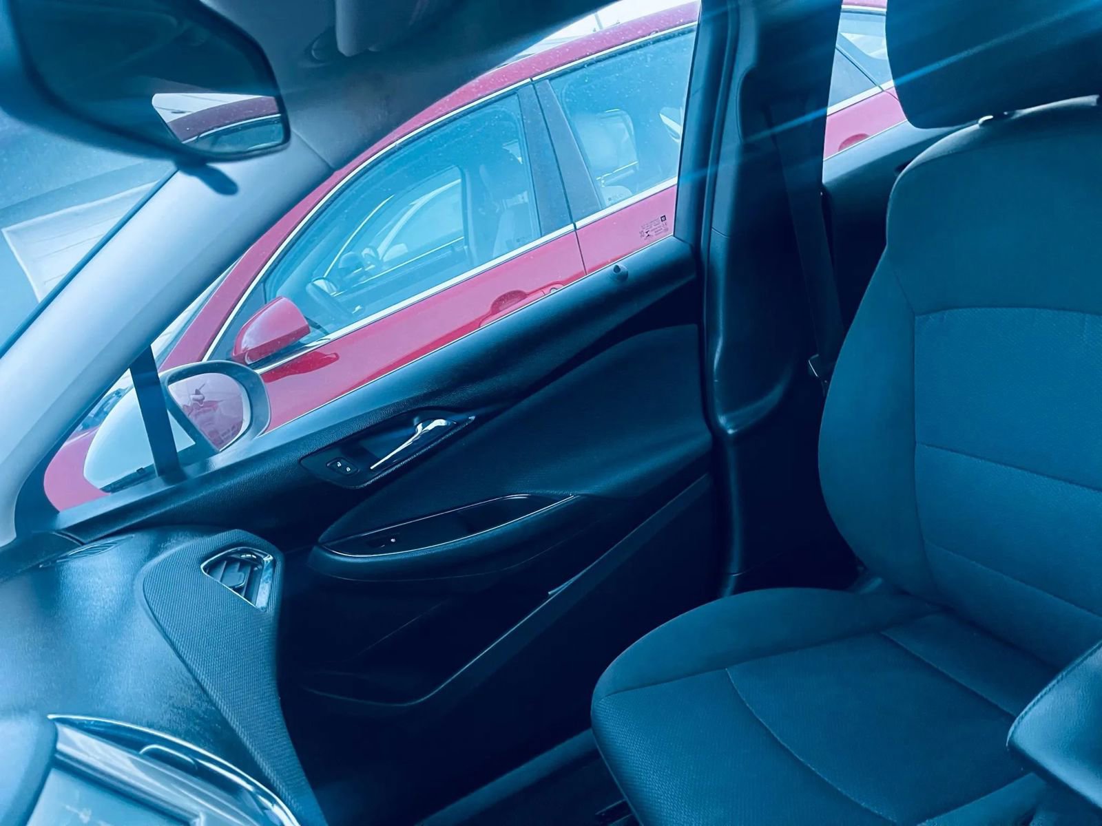 Used 2018 Chevrolet Cruze LT w/ Convenience Package image 30