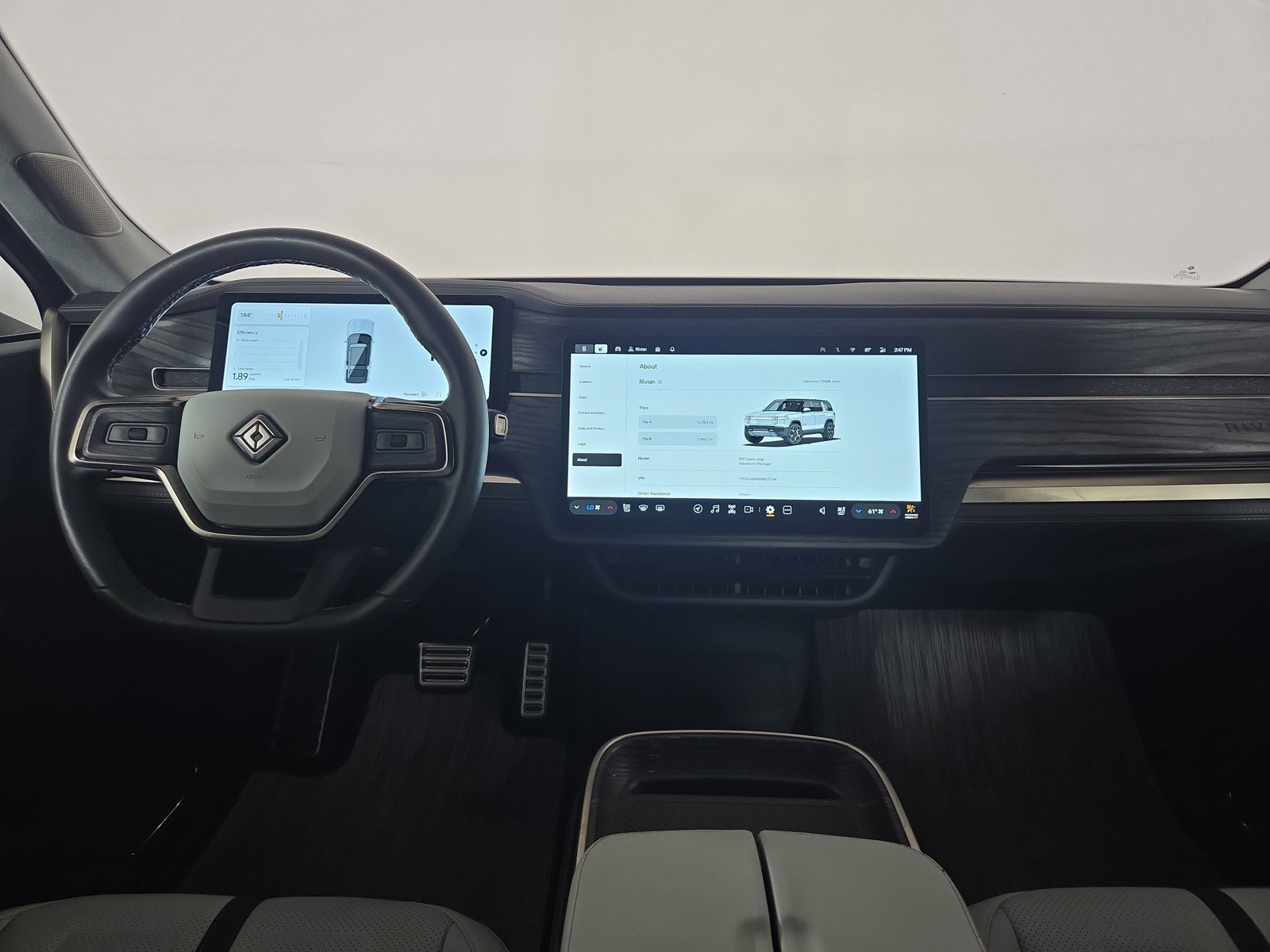 Used 2024 Rivian R1S Adventure image 27