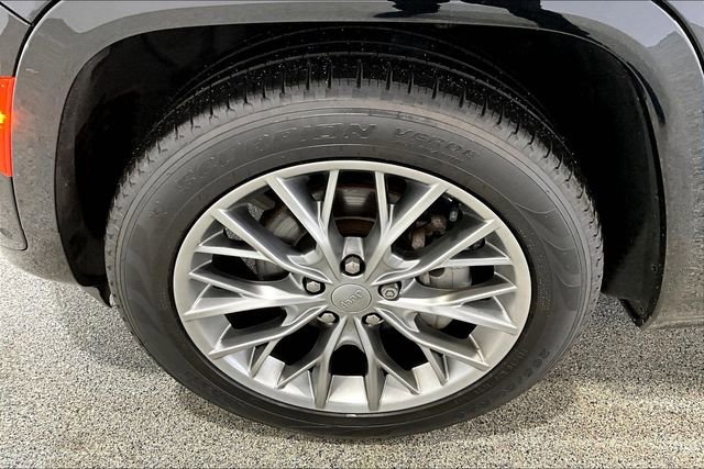 Used 2023 Jeep Grand Cherokee Summit w/ Luxury Tech Group V image 36