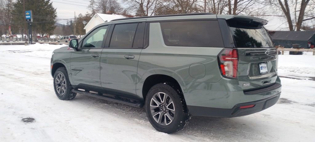 Used 2023 Chevrolet Suburban Z71 w/ Luxury Package image 5