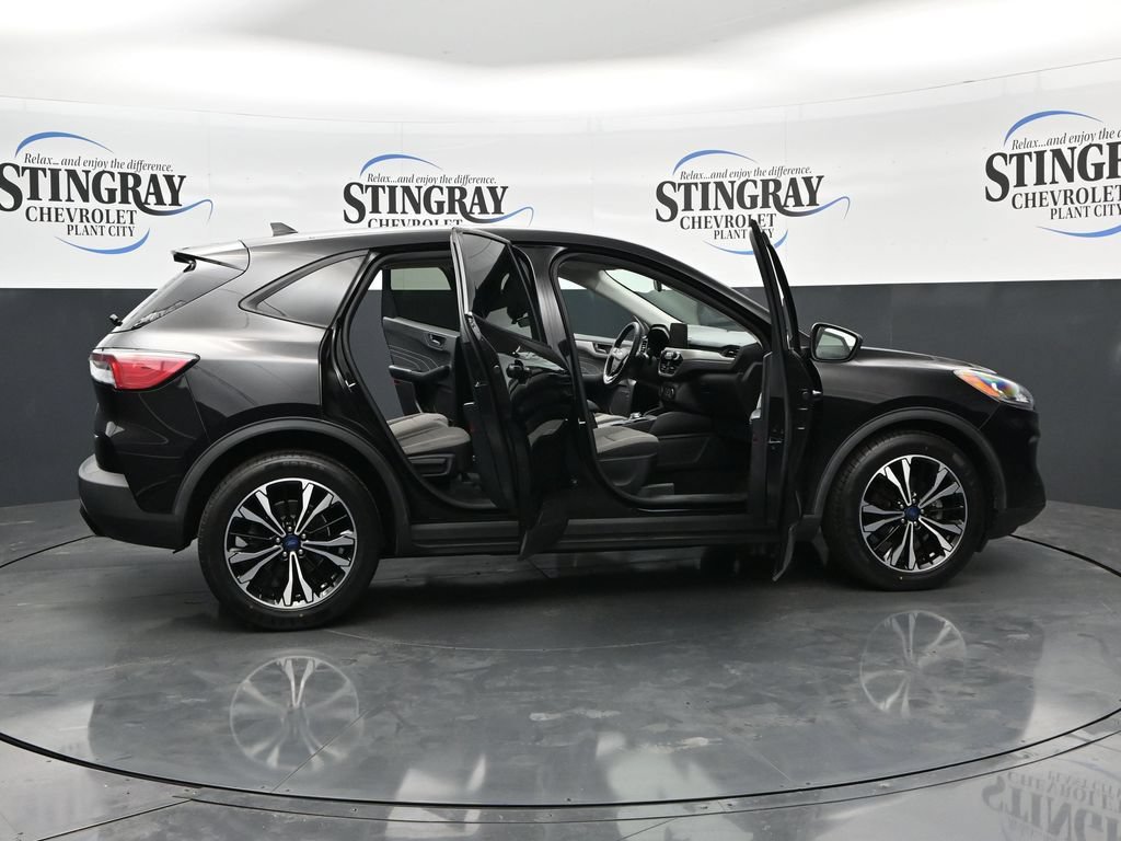 Used 2022 Ford Escape SE w/ SE Sport Appearance Package FWD image 36