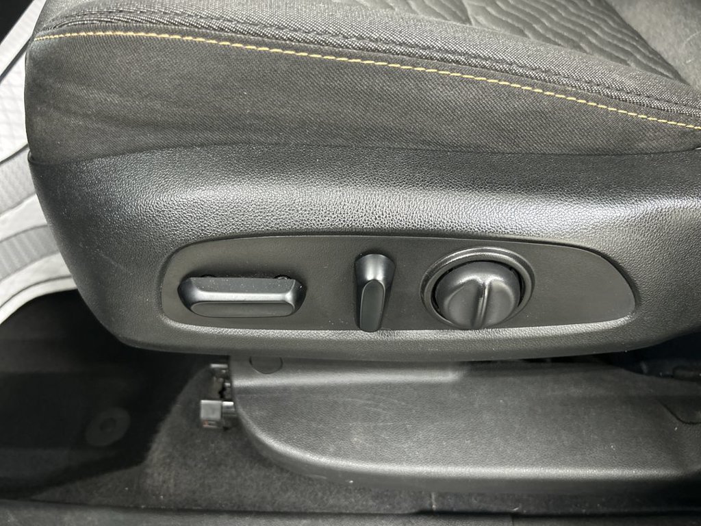 Used 2019 Chevrolet Equinox LT AWD/4WD image 10