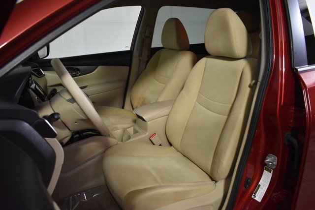 Used 2015 Nissan Rogue SV image 9