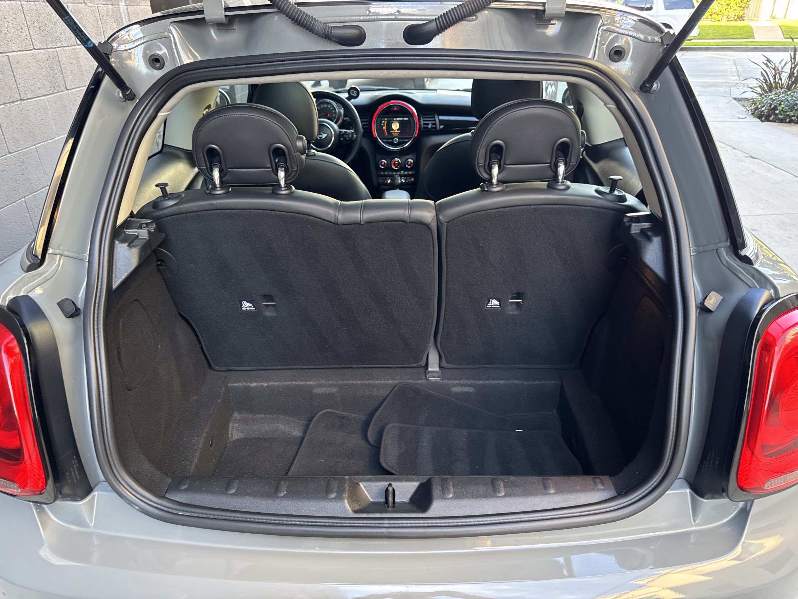 Used 2019 MINI Cooper 2-Door Hardtop image 23