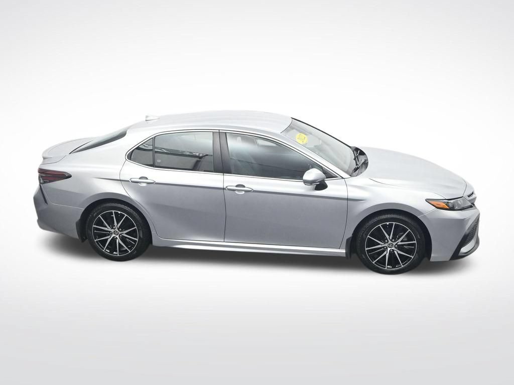 Used 2022 Toyota Camry SE FWD image 32