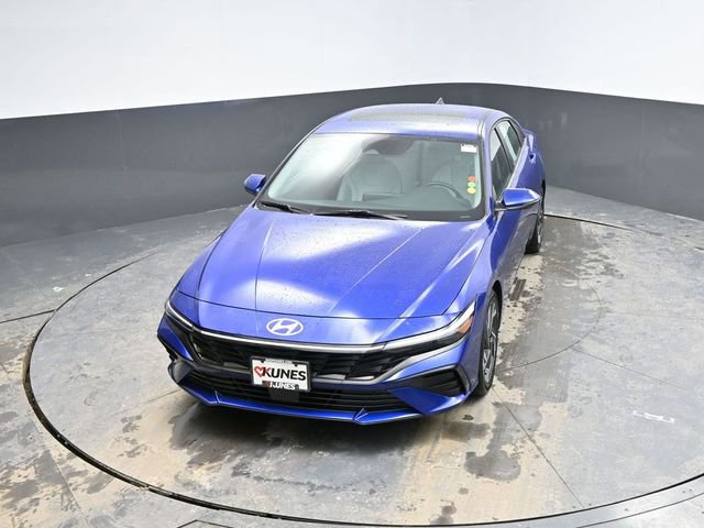 Used 2025 Hyundai Elantra Limited FWD image 29
