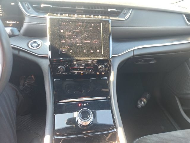 Used 2023 Jeep Grand Cherokee Altitude RWD image 11