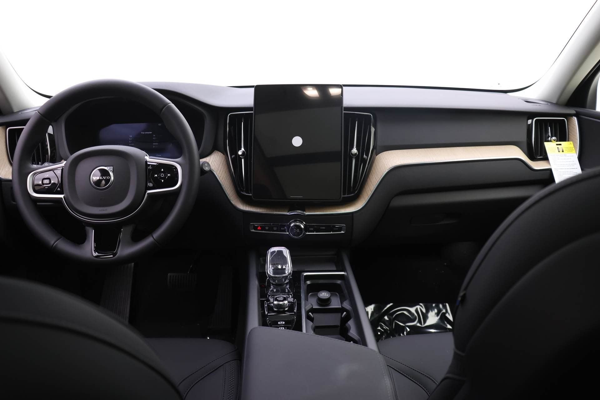 New 2026 Volvo XC60 T8 Plus w/ Protection Package Premier image 8