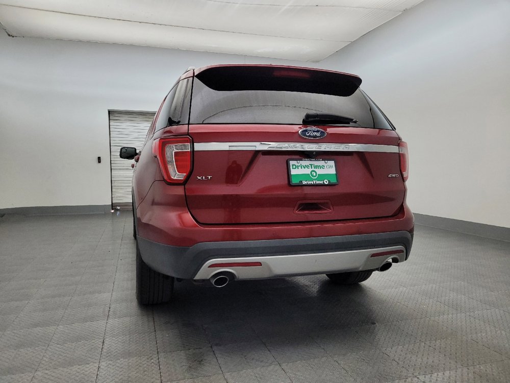 Used 2017 Ford Explorer XLT image 6