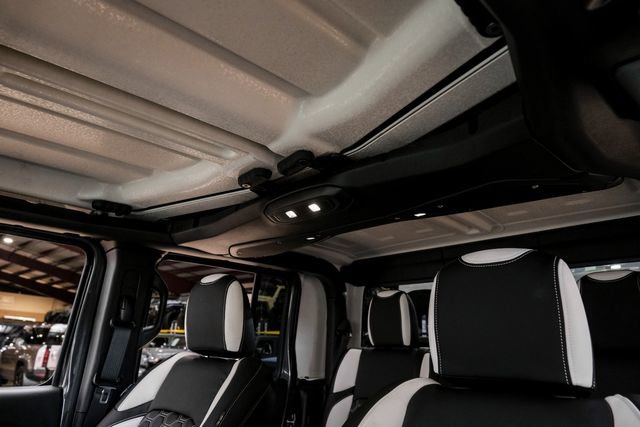 Used 2025 Jeep Gladiator Sport image 17